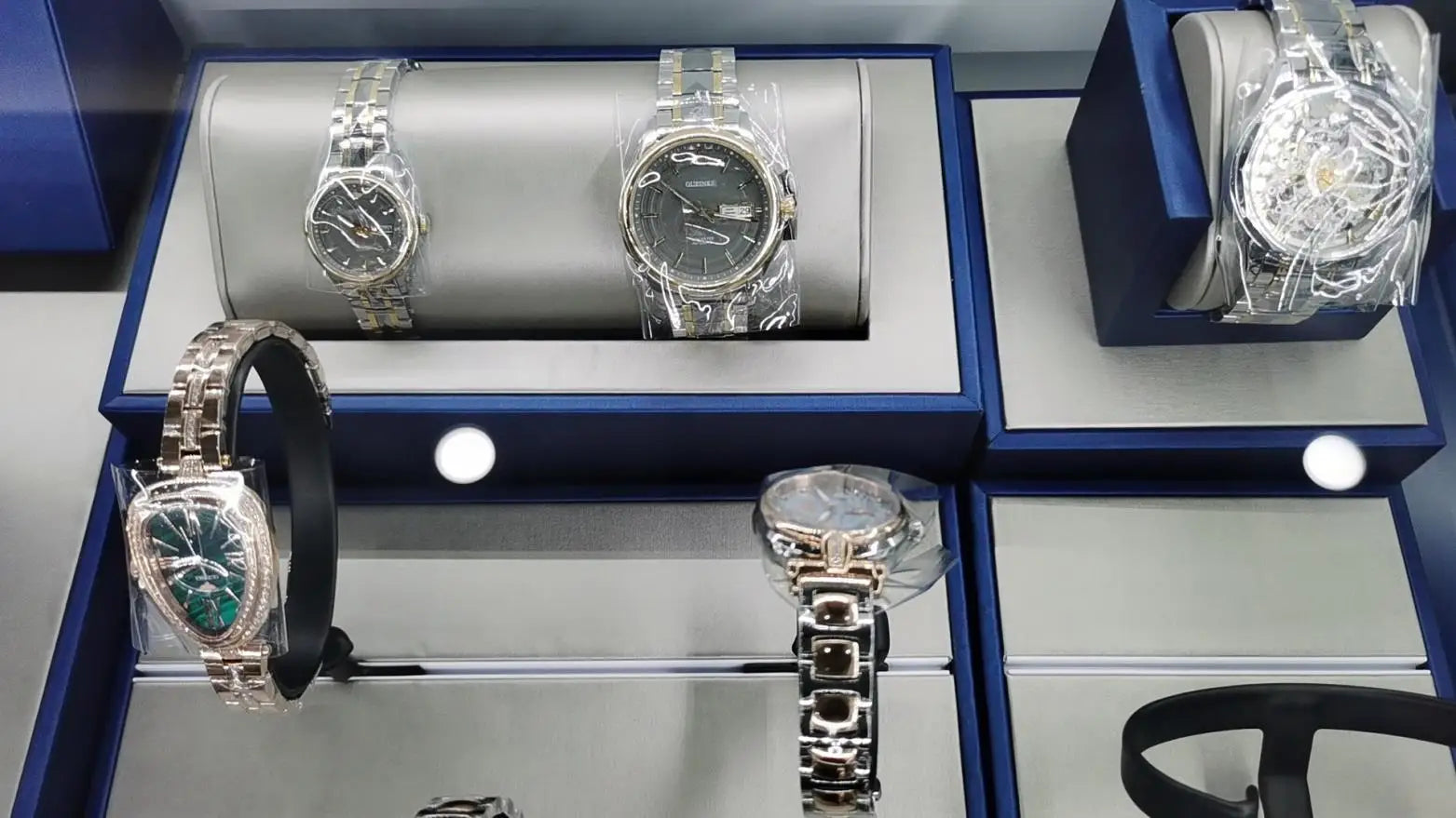 Fifth Time – Oupinke 3178 Prestige Men's Wrist Watch